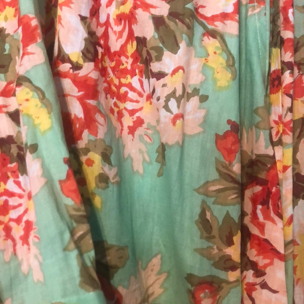 Floral Robe - Picture 2 of 2